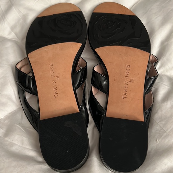 NWOT Taryn Rose Black Sandals, Sz 7 - Picture 2 of 7